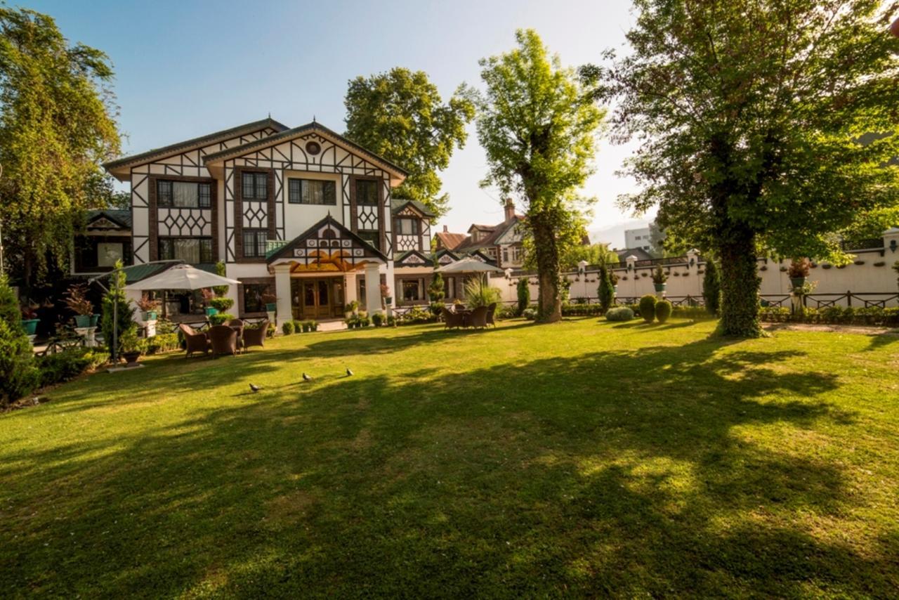 Lemon Tree Hotel Srinagar Εξωτερικό φωτογραφία