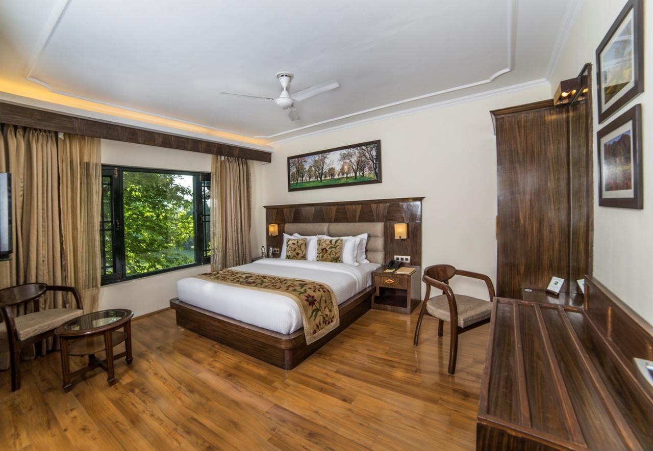 Lemon Tree Hotel Srinagar Εξωτερικό φωτογραφία